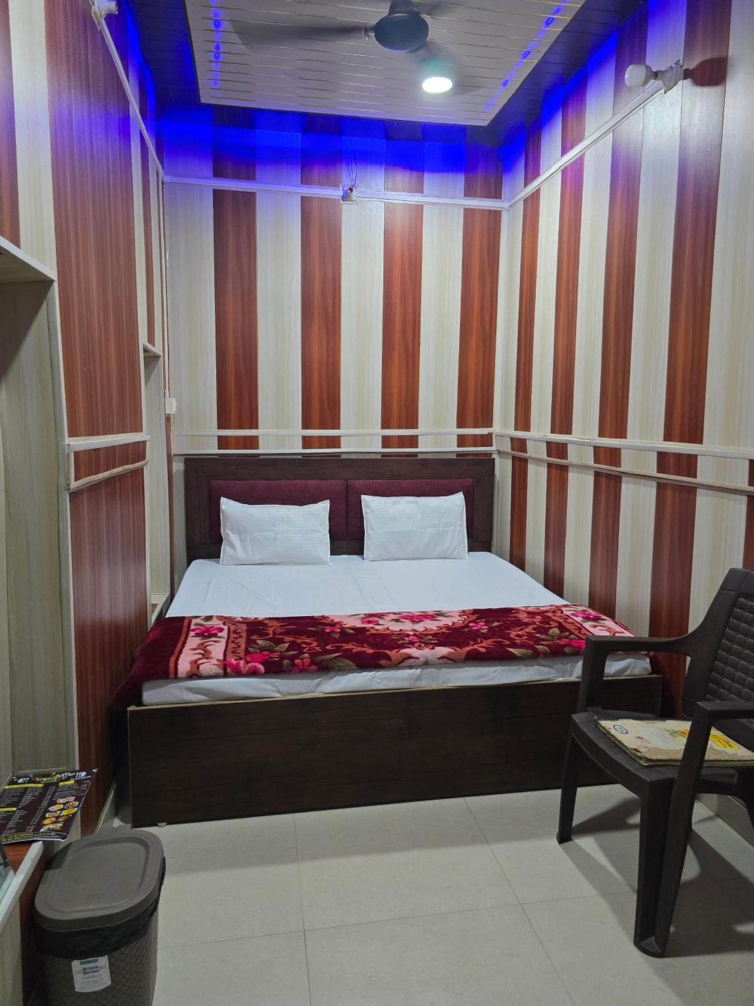 Ramlala Paying Guest House Stay Just 100M From Saryu Ghat, Ayodhya 외부 사진