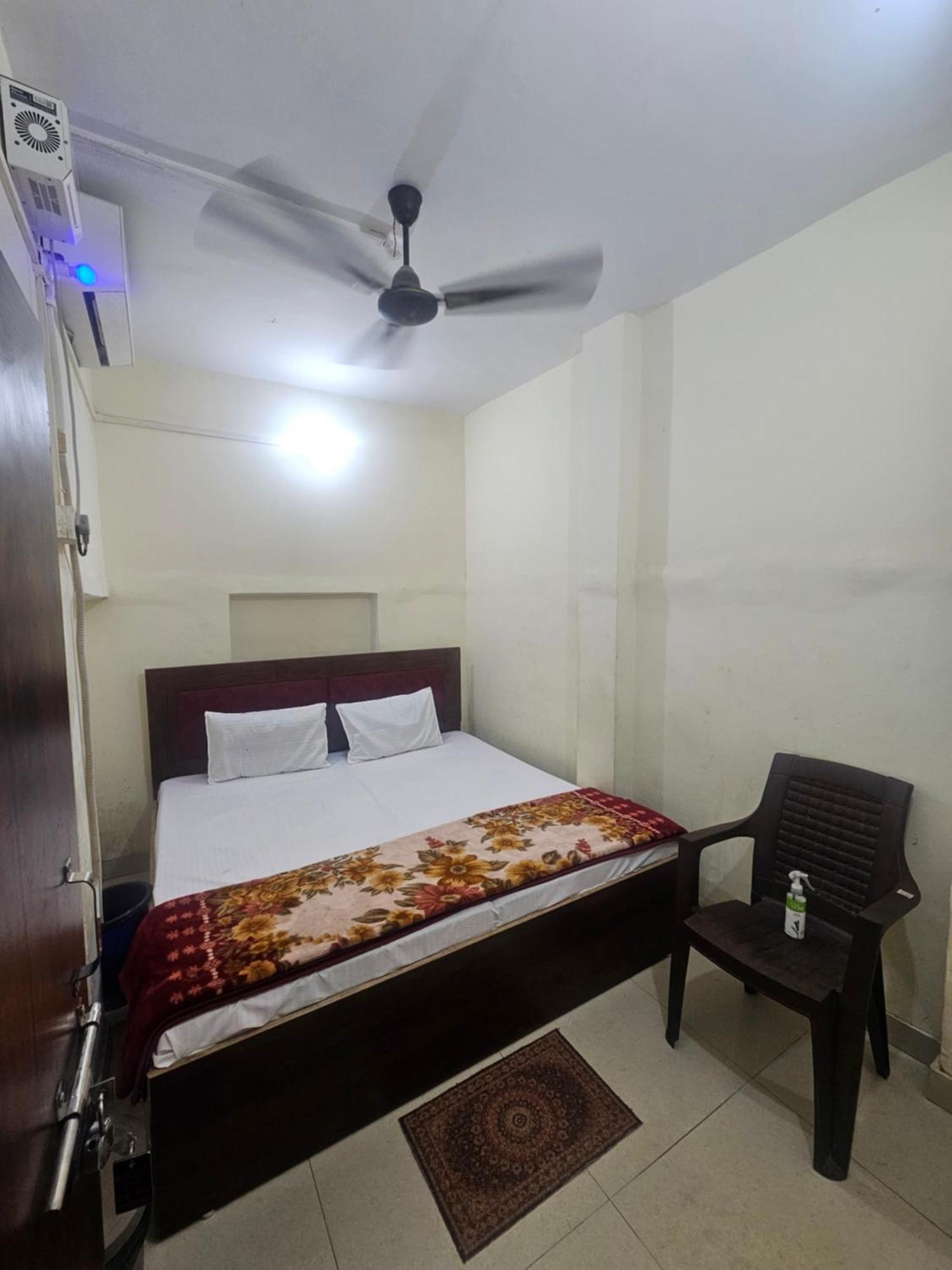 Ramlala Paying Guest House Stay Just 100M From Saryu Ghat, Ayodhya 객실 사진